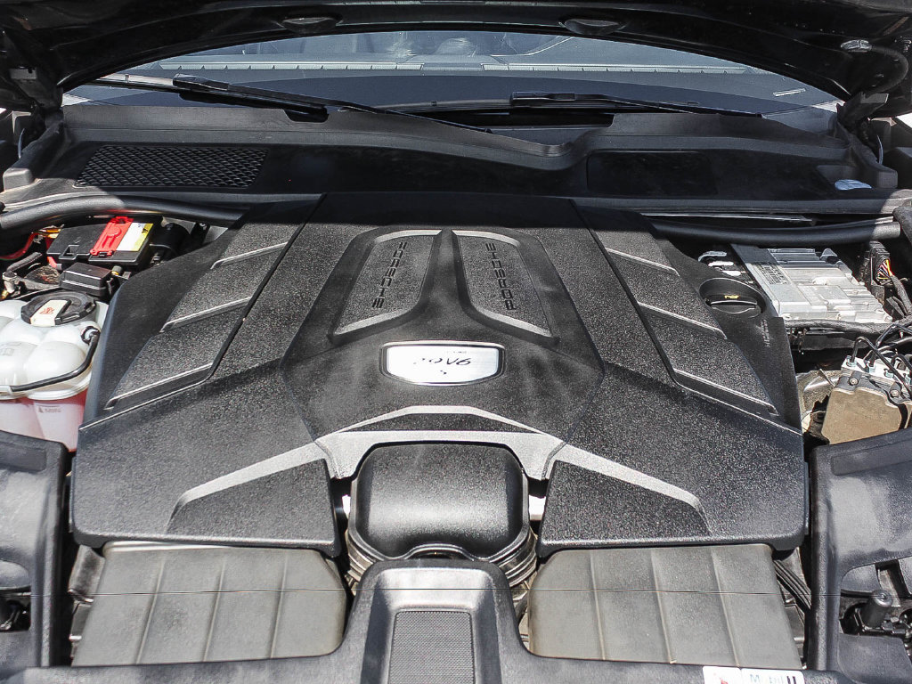 Used 2019 Porsche Cayenne S w/ Premium Package AWD/4WD image 27