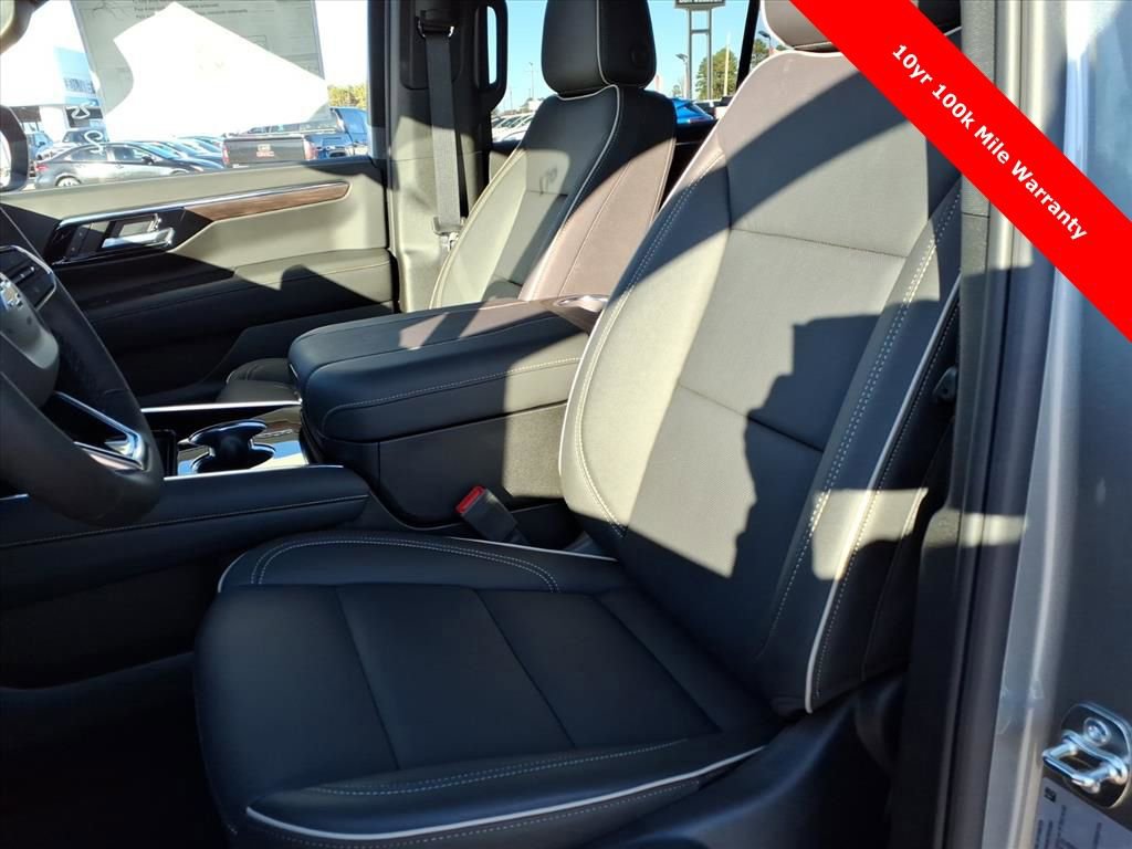 New 2026 Chevrolet Suburban Premier w/ Sun And Tow Package image 20