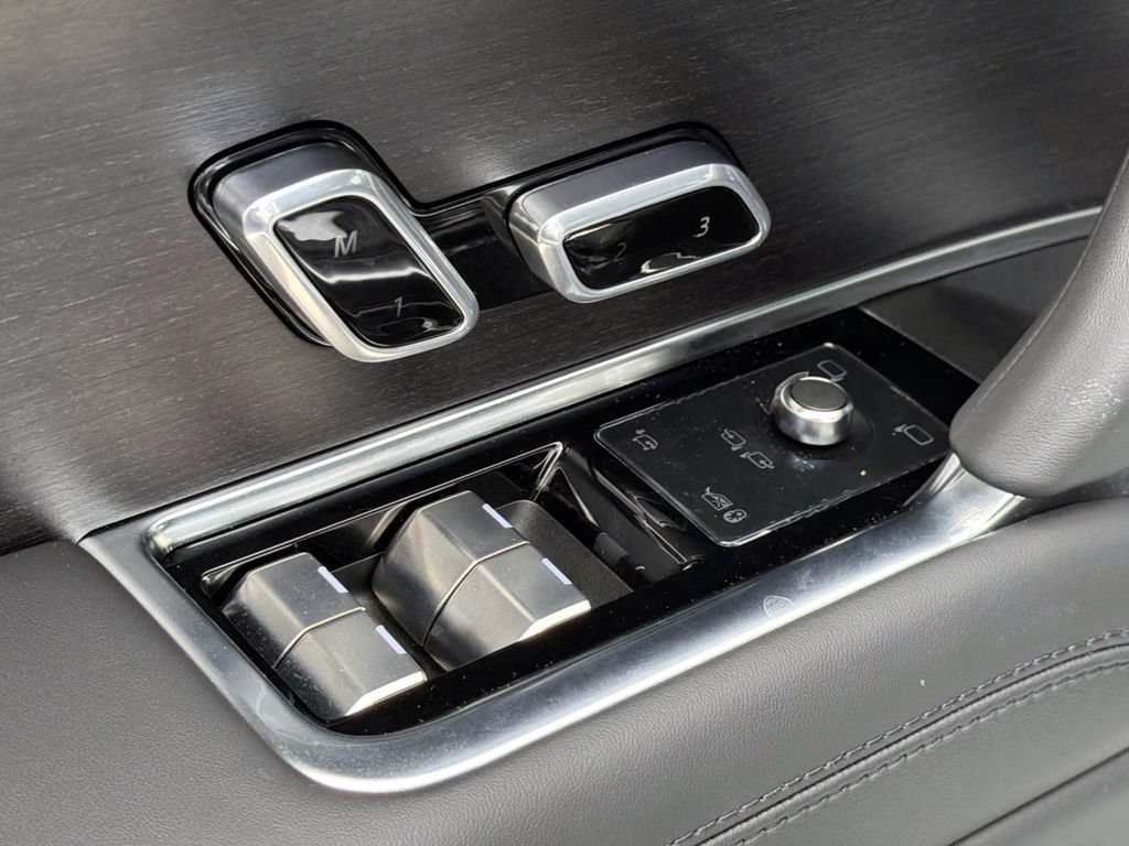 New 2026 Land Rover Range Rover SE AWD/4WD image 17