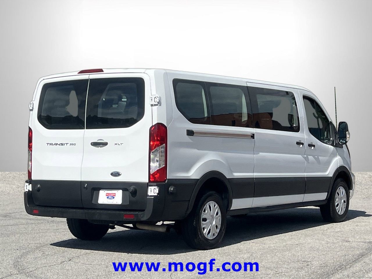 Used 2024 Ford Transit 350 XLT image 3