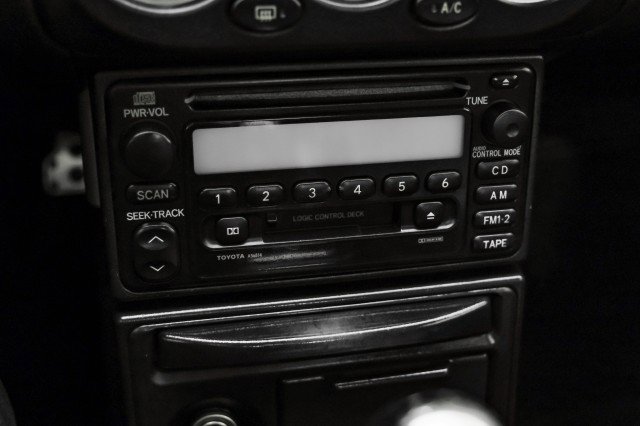 Used 2002 Toyota MR2 AUTOMATIC LEATHER SEATS CRUISE image 20