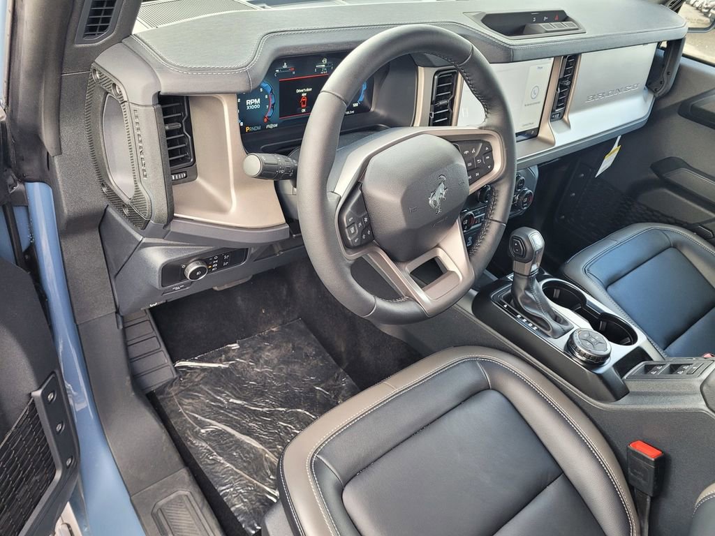 New 2025 Ford Bronco Outer Banks w/ Black Appearance Package AWD/4WD image 7