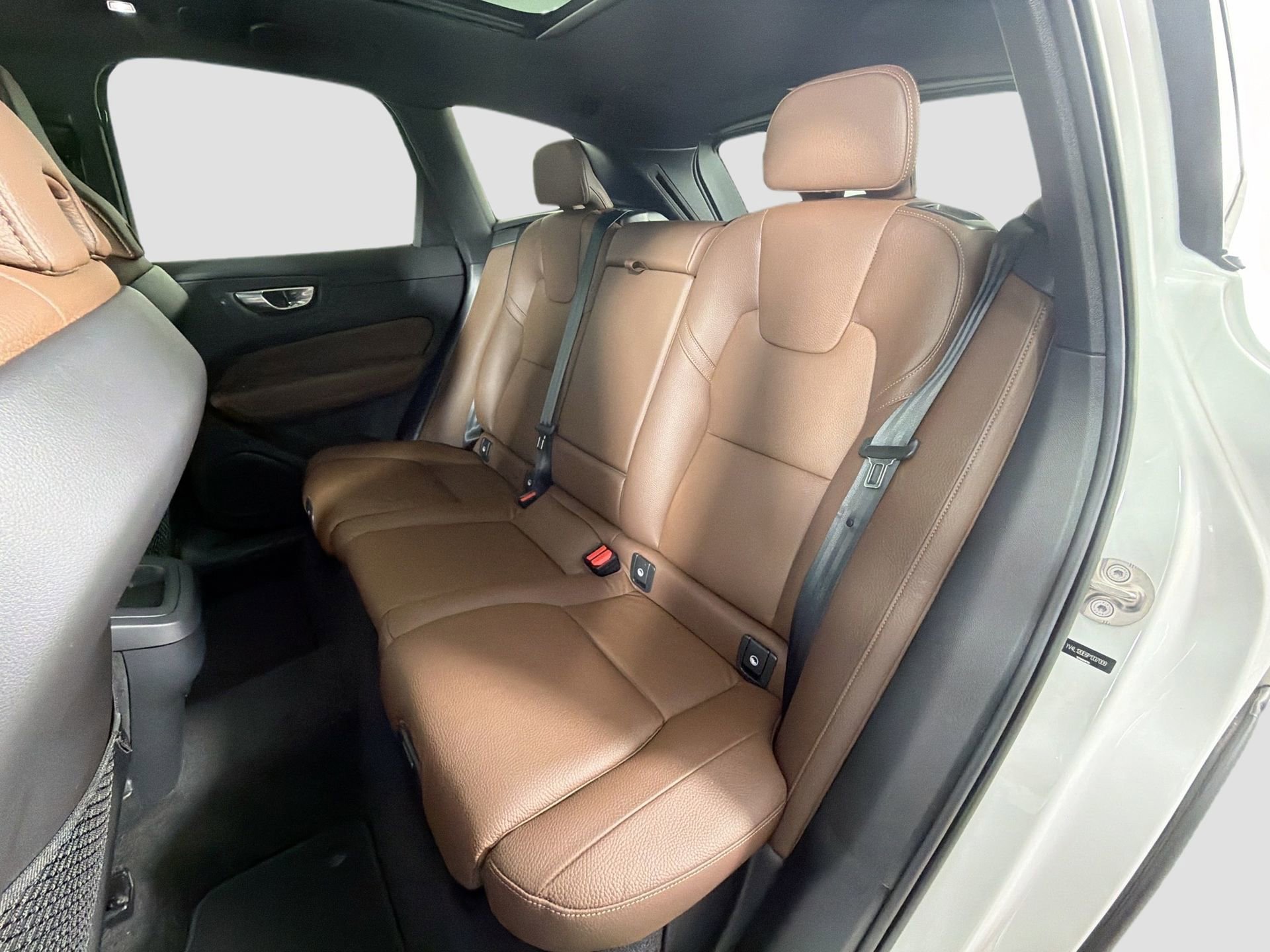 Certified 2023 Volvo XC60 B5 Plus w/ Protection Package Premier FWD image 26