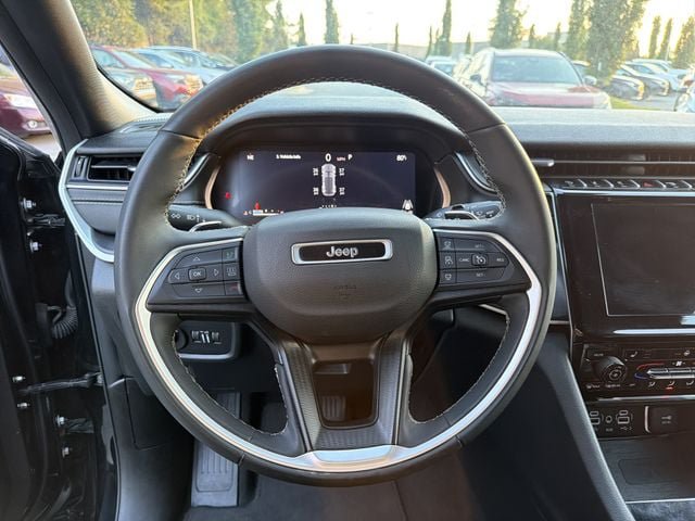 Used 2024 Jeep Grand Cherokee Altitude AWD/4WD image 24