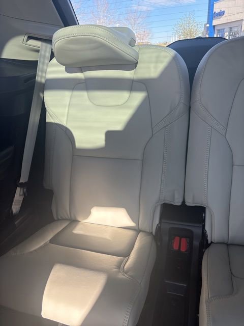 Used 2023 Volvo XC90 T8 Ultimate w/ Lounge Package image 30