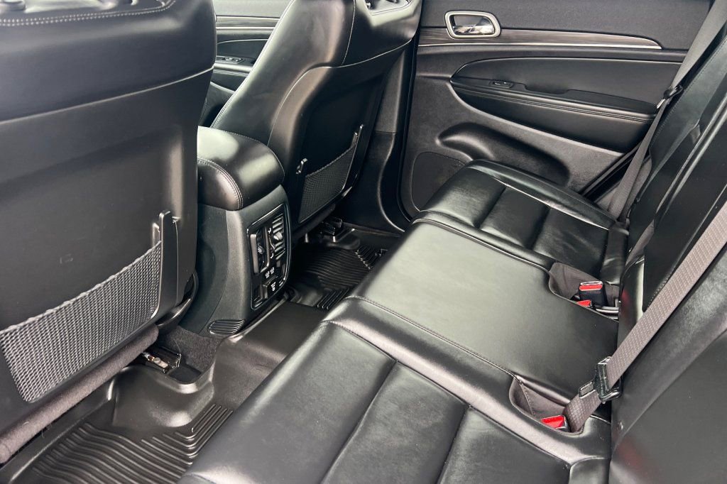 Used 2022 Jeep Grand Cherokee Limited w/ Trailer Tow Group IV image 9