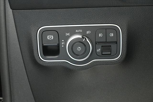 Certified 2023 Mercedes-Benz GLB 250 4MATIC image 10