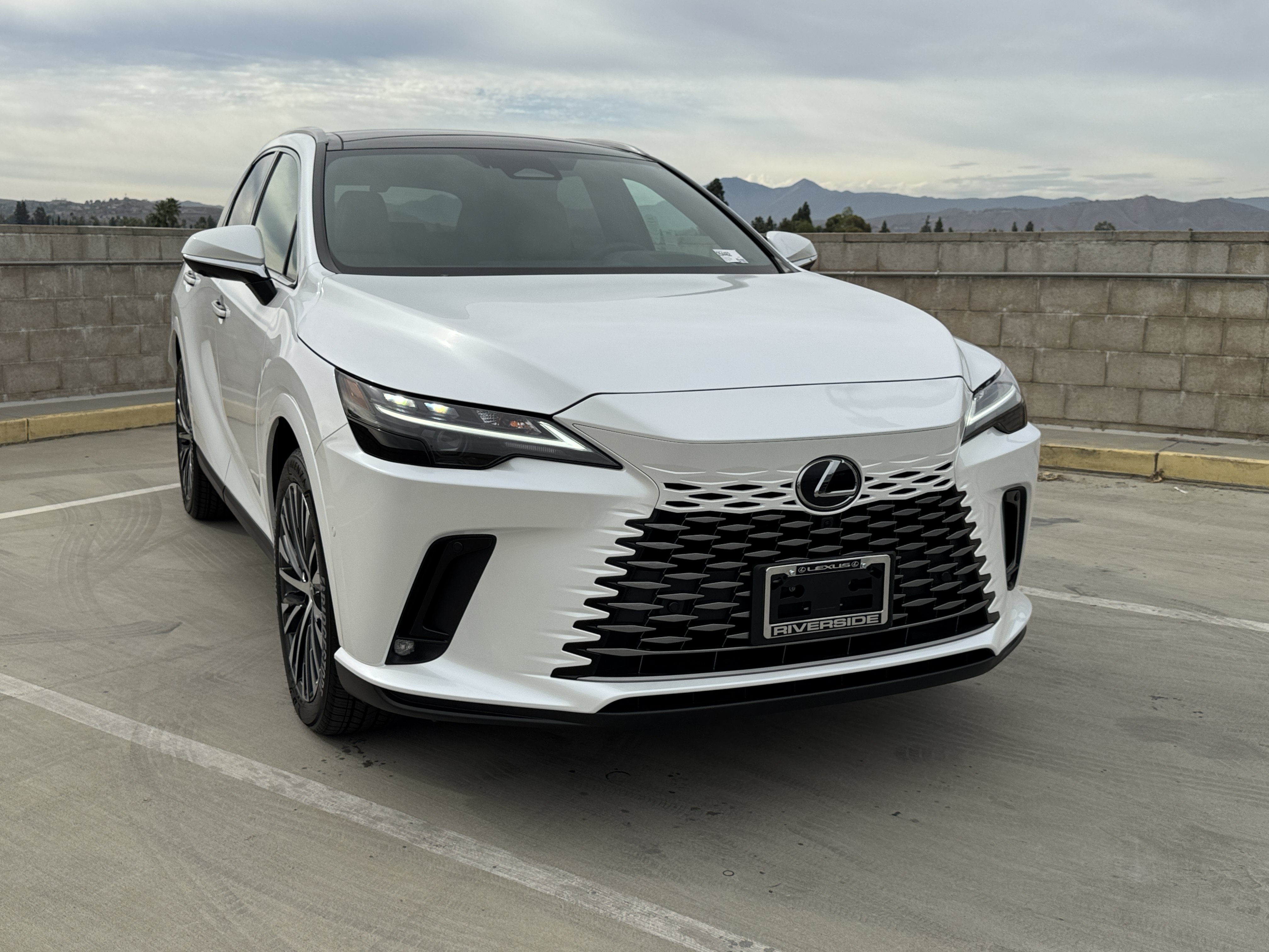 New 2026 Lexus RX 350 w/ Convenience Package AWD/4WD image 2