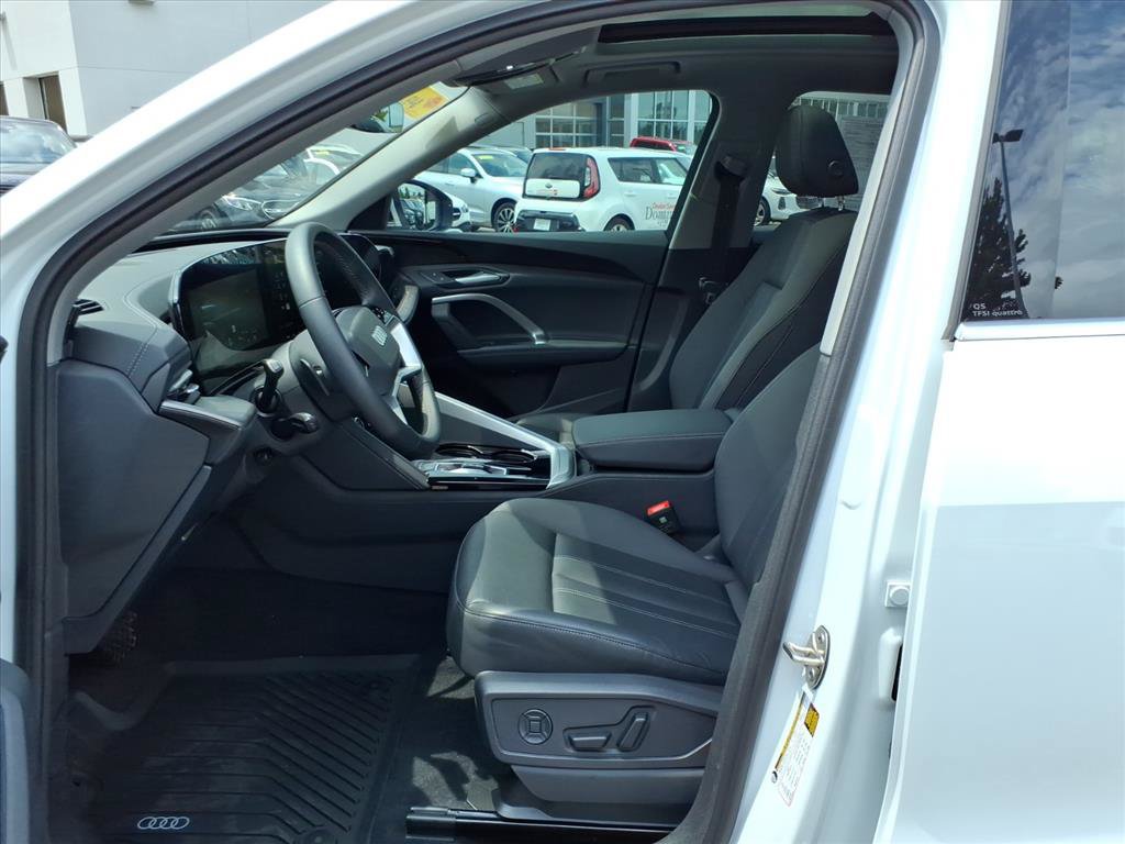 Certified 2025 Audi Q5 Premium w/ Convenience Package AWD/4WD image 11