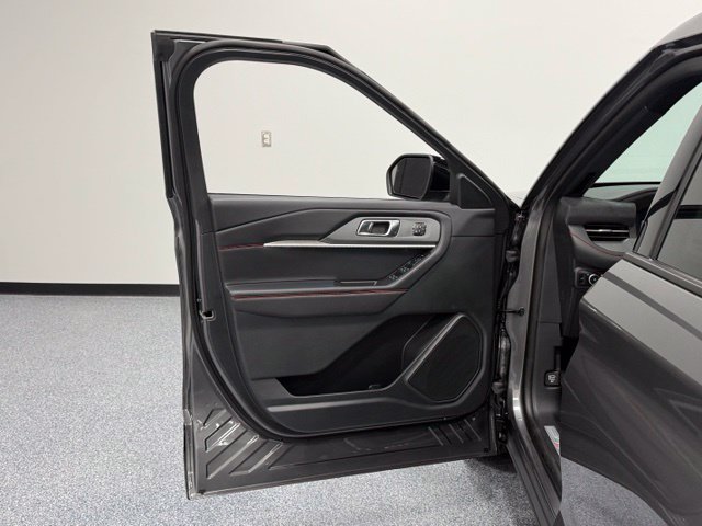 New 2026 Ford Explorer ST-Line w/ ST-Line Street Pack RWD image 9