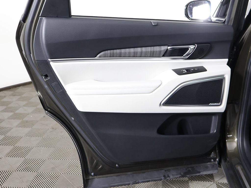 Used 2024 Kia Telluride SX Prestige AWD/4WD image 32