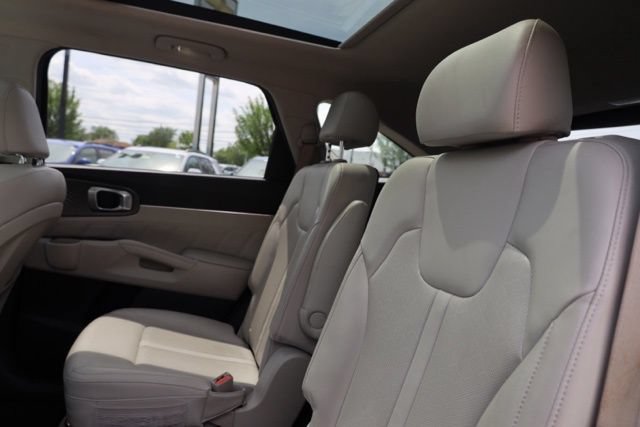 Used 2023 Kia Sorento SX AWD/4WD image 36