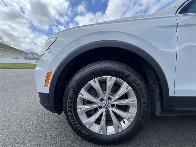 Used 2018 Volkswagen Tiguan SE AWD/4WD image 10