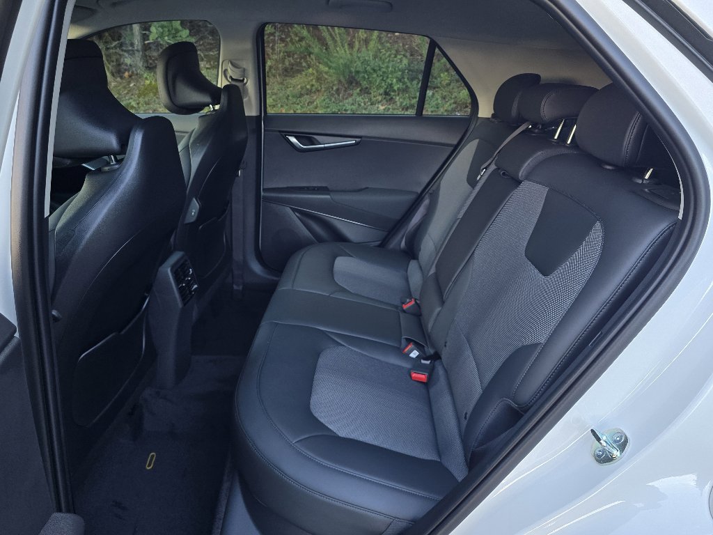 New 2025 Kia Niro EX w/ EX Cold Weather Package image 4