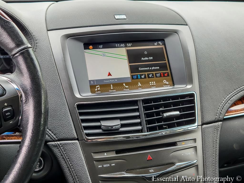 Used 2018 Lincoln MKT AWD image 15