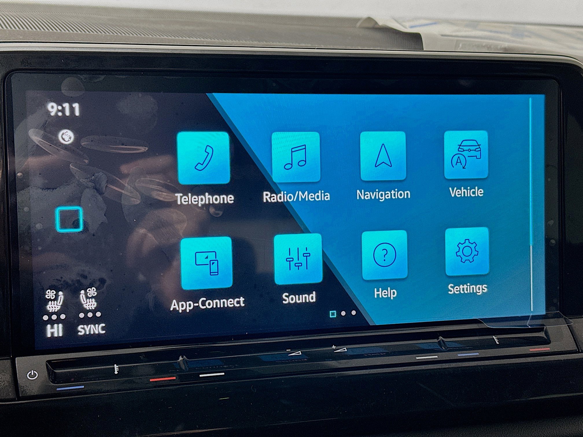 New 2026 Volkswagen Atlas Cross Sport SE image 14