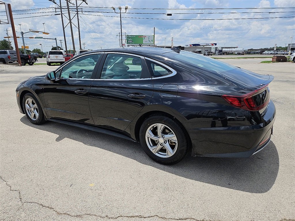 Used 2022 Hyundai Sonata SE w/ Winter Weather Package image 4
