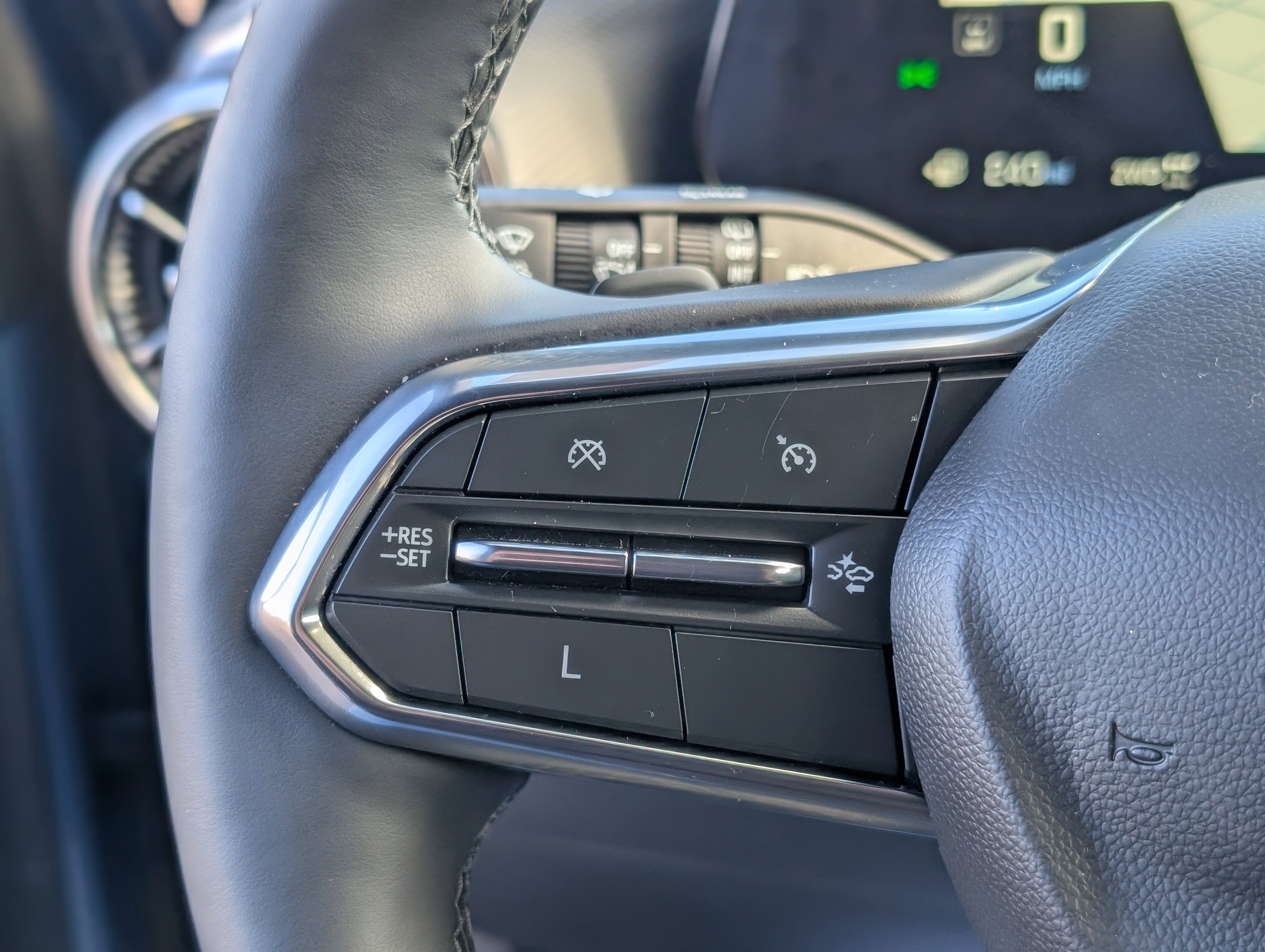 Used 2025 Chevrolet Equinox LT w/ Safety and Technology Package image 18