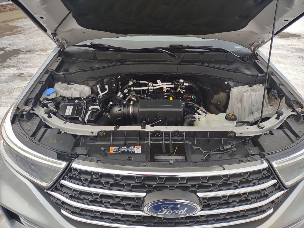 Used 2021 Ford Explorer XLT w/ Equipment Group 202A image 27