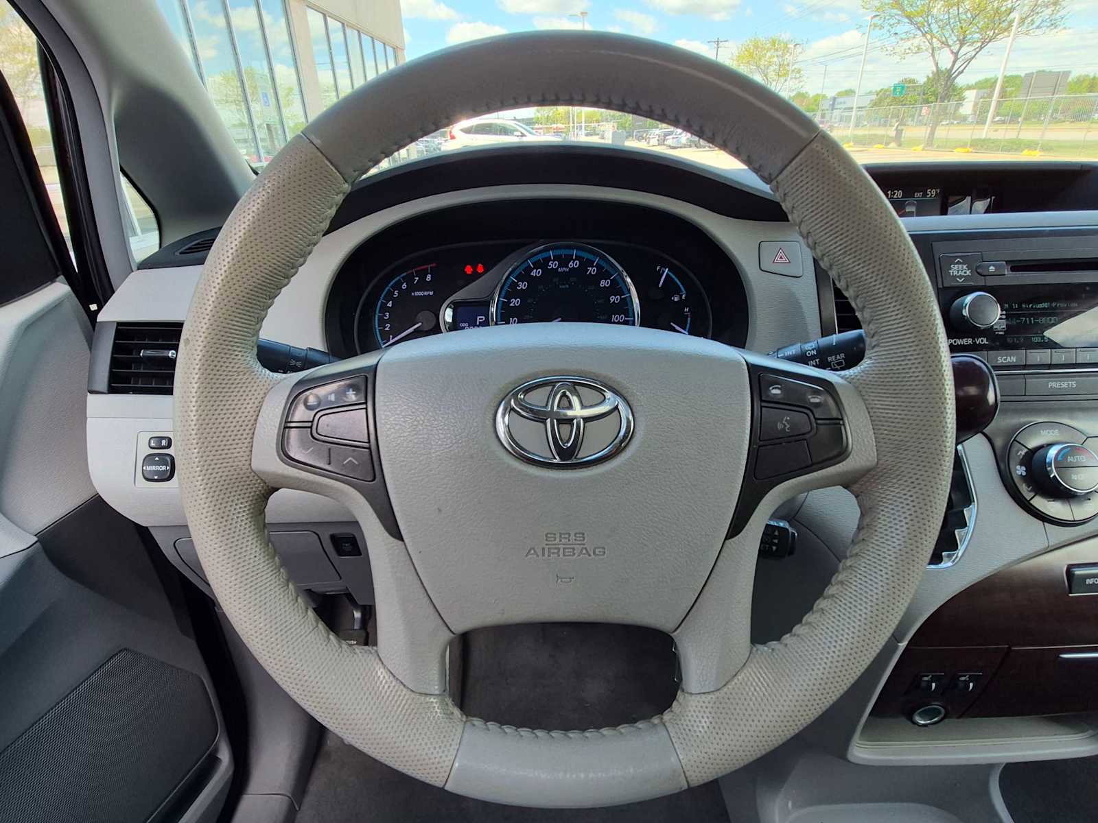 Used 2014 Toyota Sienna XLE FWD image 21