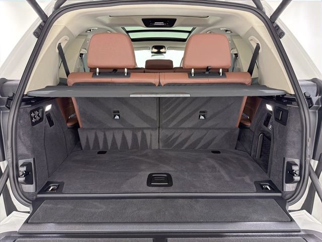 Used 2026 BMW X7 xDrive40i w/ Premium Package image 29