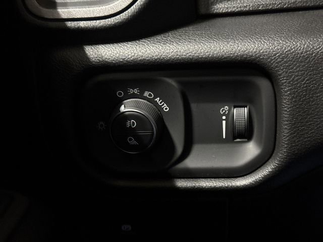 New 2026 RAM 1500 Express AWD/4WD image 18