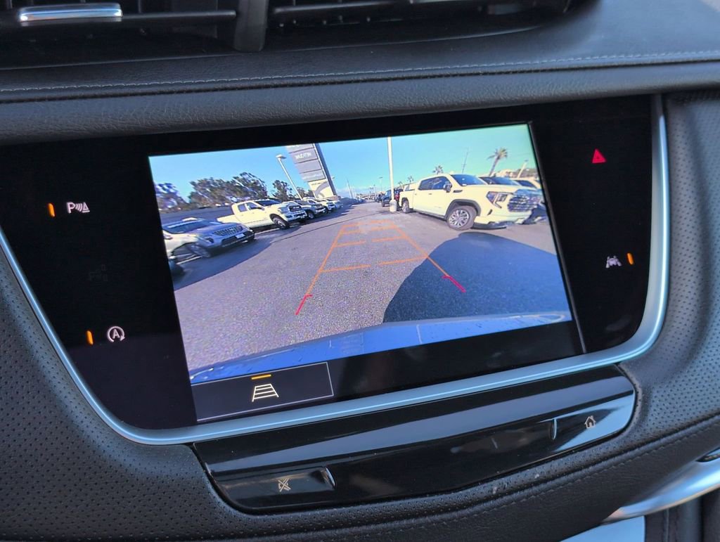Used 2025 Cadillac XT6 Luxury image 15