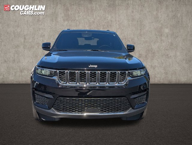 Used 2025 Jeep Grand Cherokee Laredo X AWD/4WD image 2