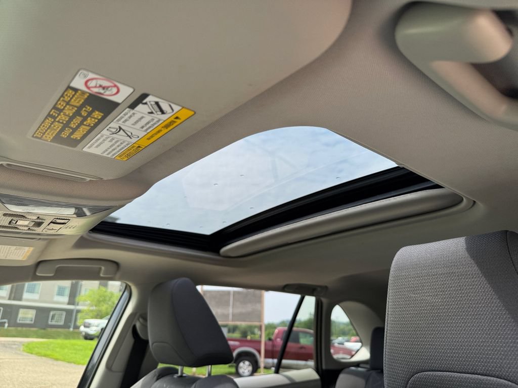 Certified 2019 Toyota RAV4 XLE w/ Convenience Package AWD/4WD image 29