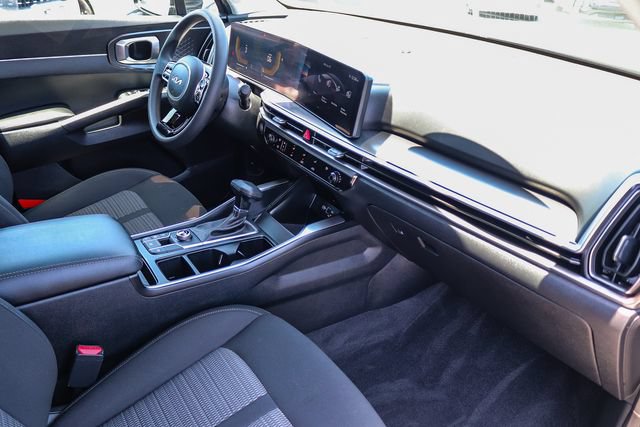 Certified 2025 Kia Sorento LX FWD image 18