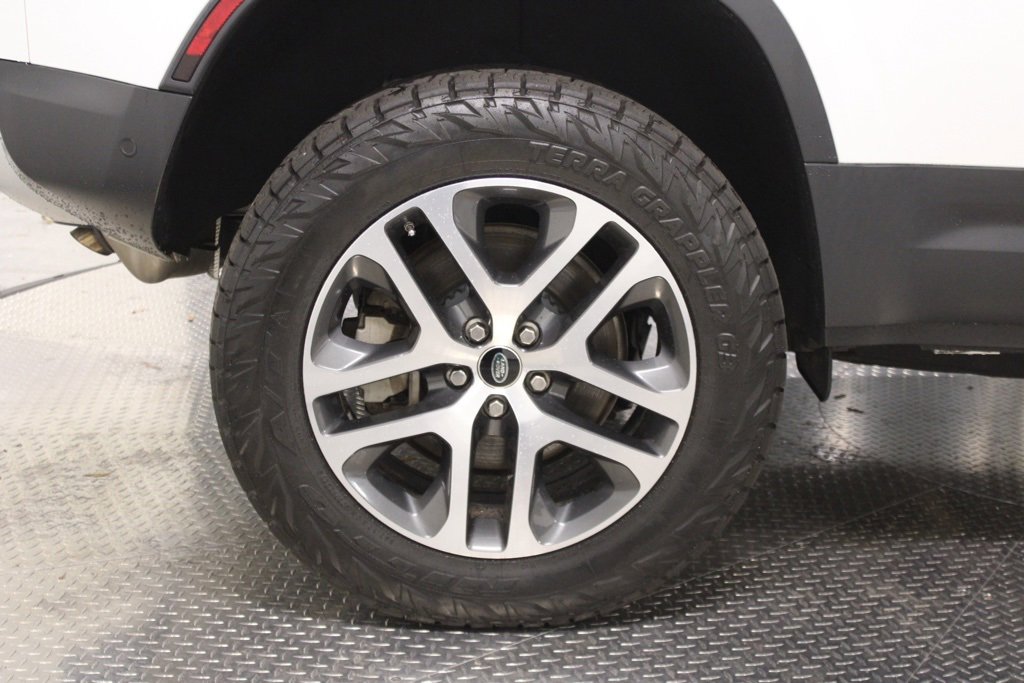 Used 2020 Land Rover Defender 110 HSE image 9