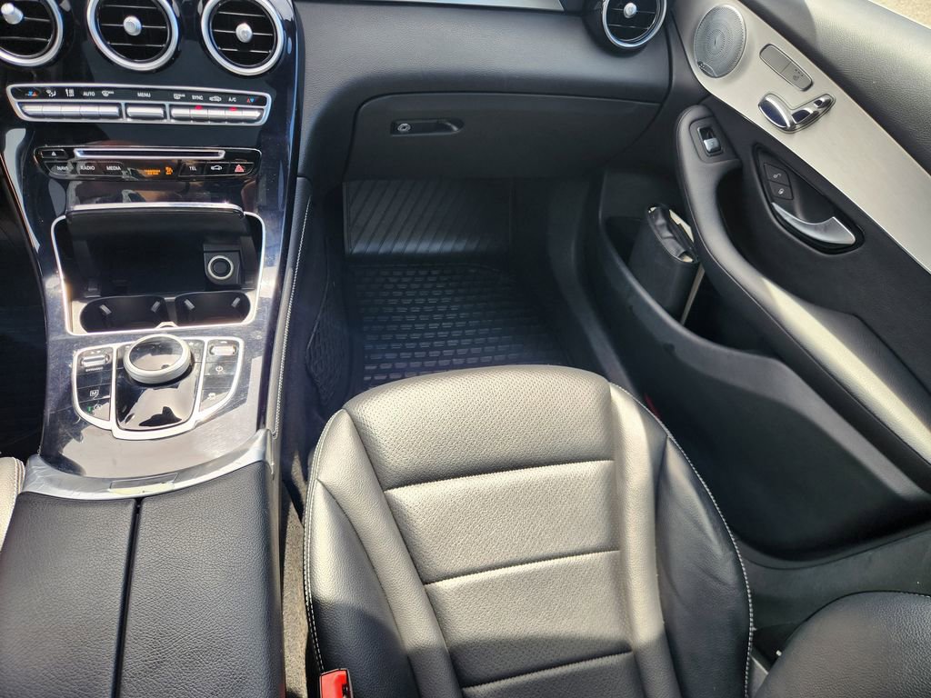 Certified 2017 Mercedes-Benz GLC 300 4MATIC image 33