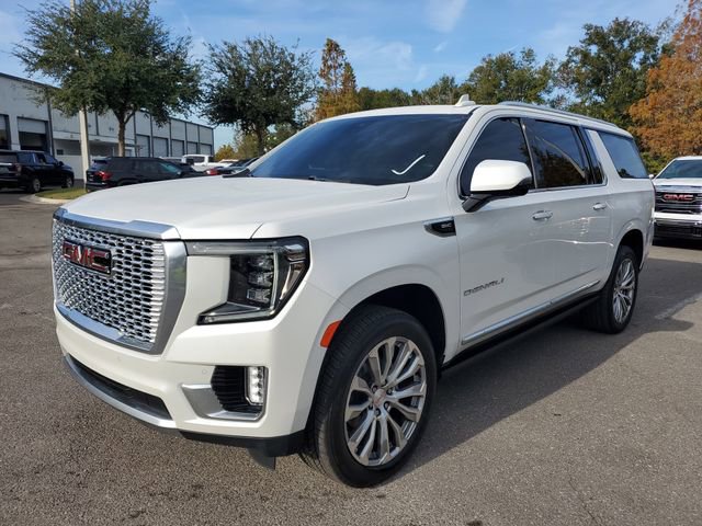 Used 2023 GMC Yukon XL Denali image 2