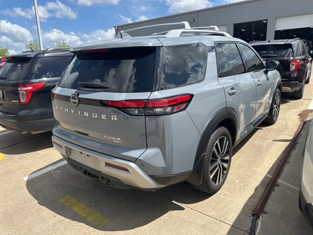 Used 2025 Nissan Pathfinder Platinum image 6