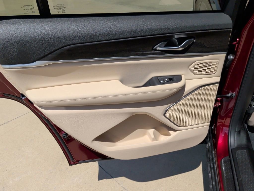 New 2026 Jeep Grand Cherokee L Limited image 40