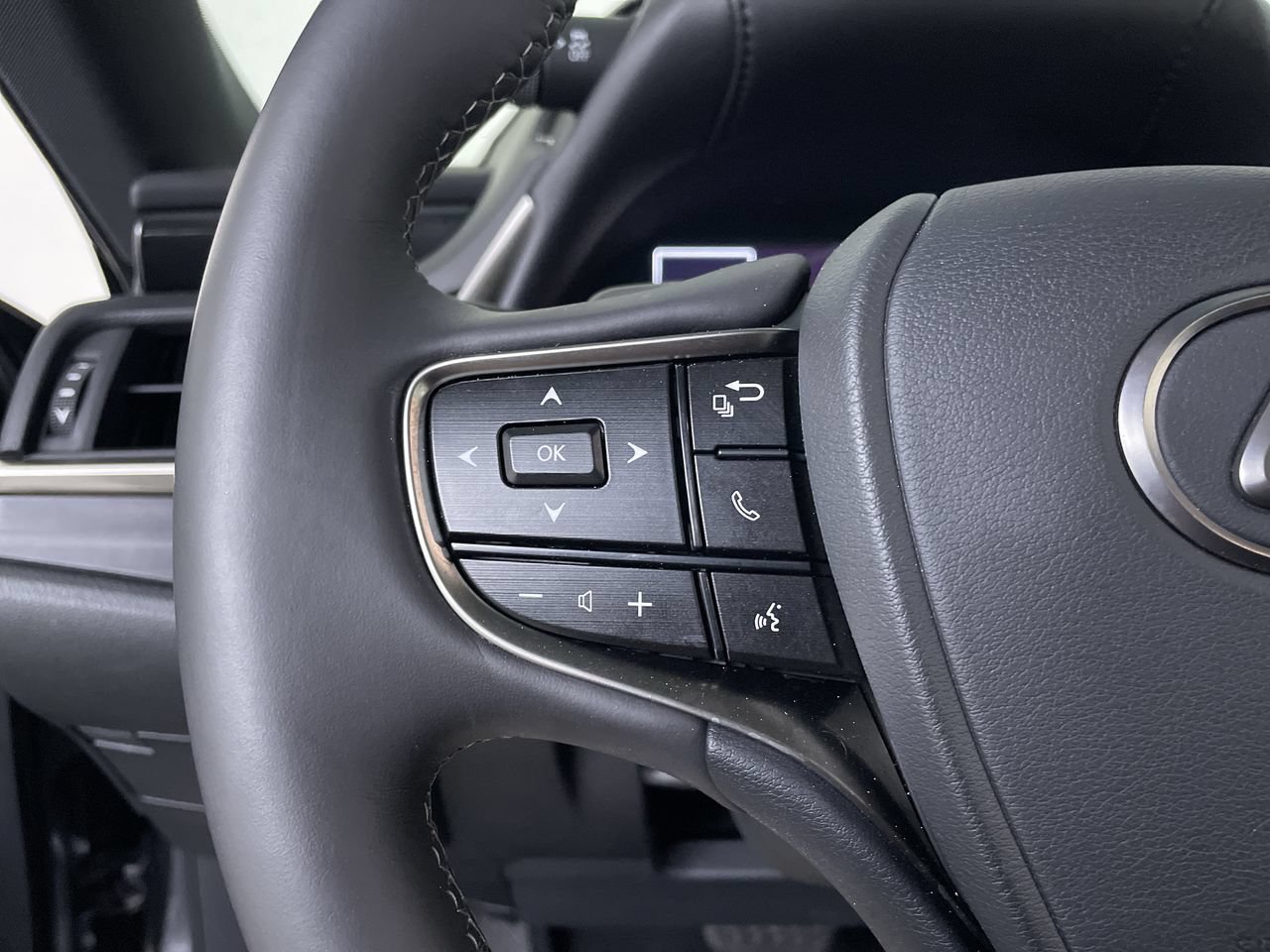 Used 2021 Lexus ES 350 w/ Accessory Package FWD image 25