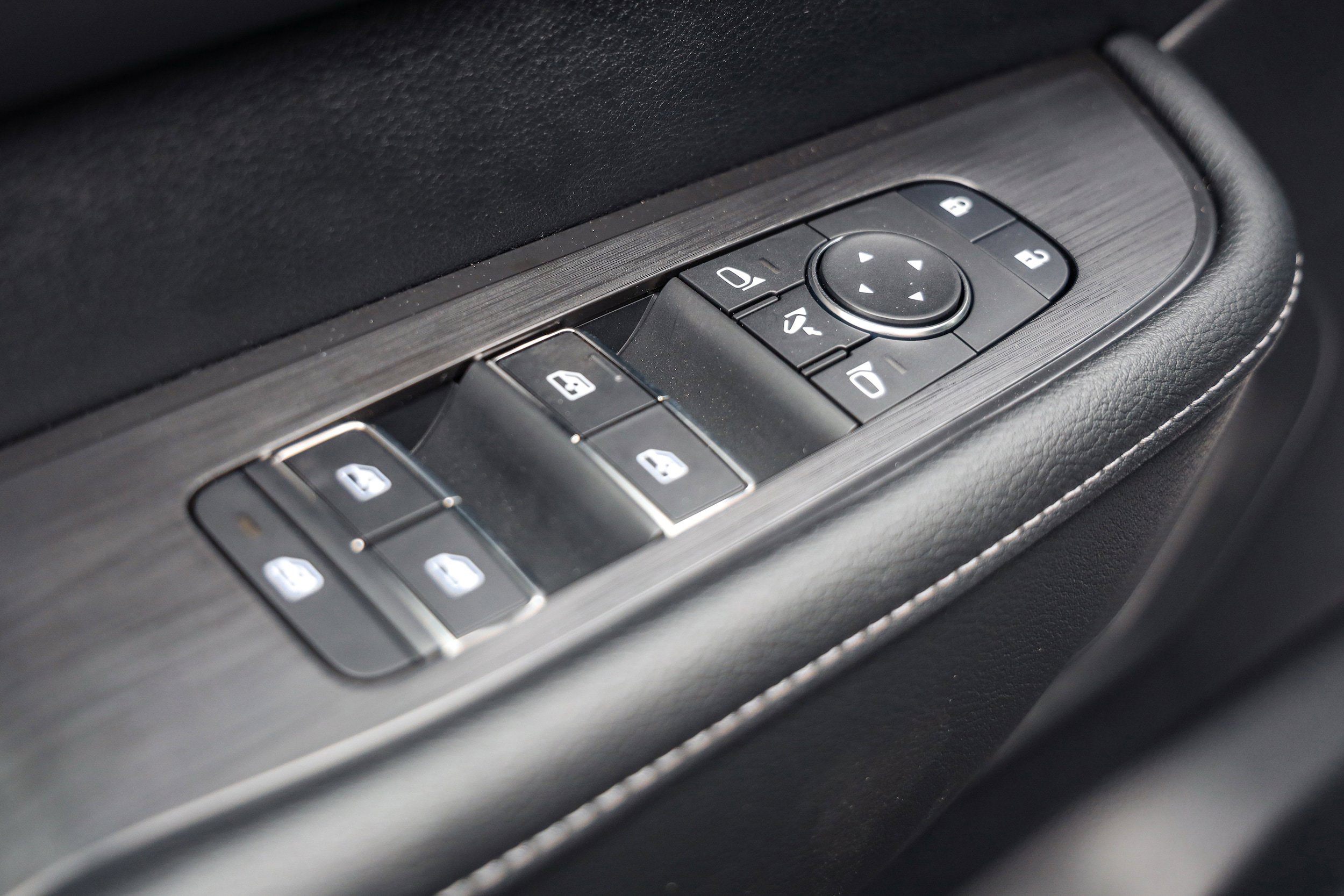 New 2026 Nissan Armada PRO-4X w/ Captain's Chari Seat Package image 9