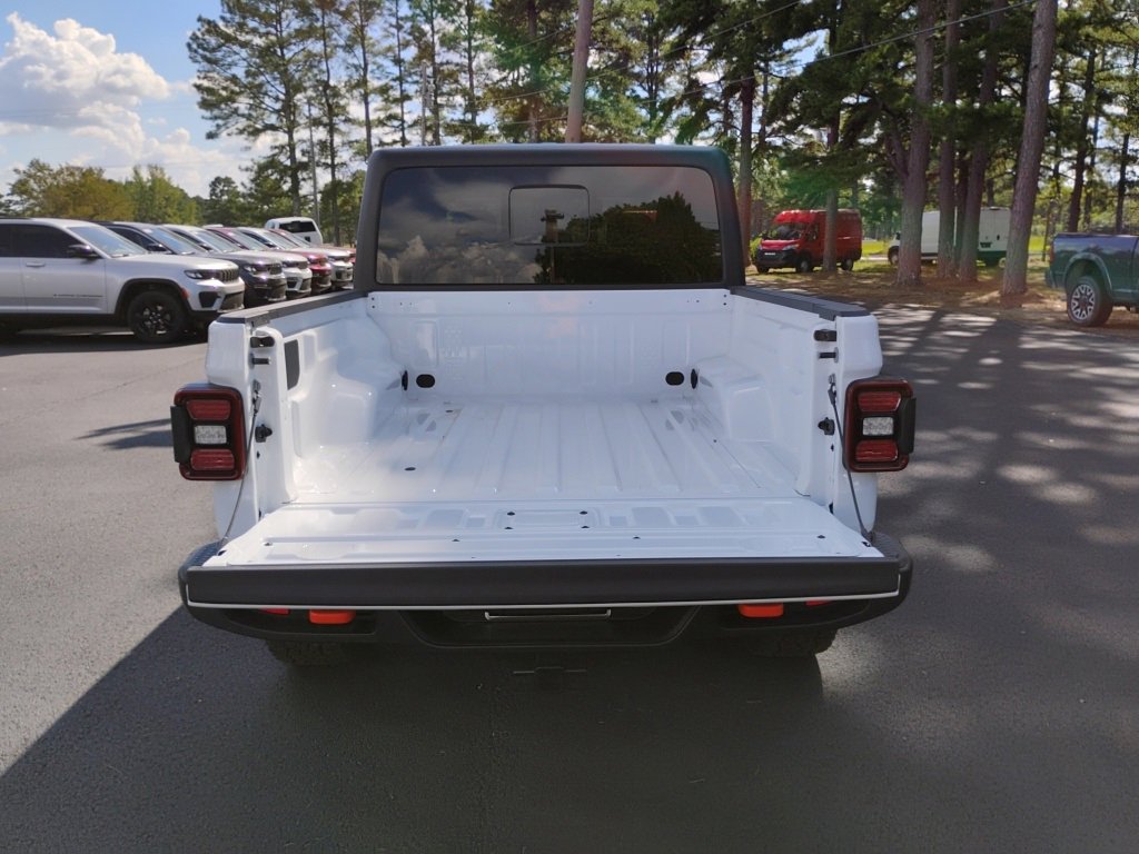 New 2025 Jeep Gladiator Mojave w/ Convenience Group image 15