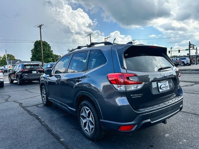 Used 2020 Subaru Forester Premium AWD/4WD image 6
