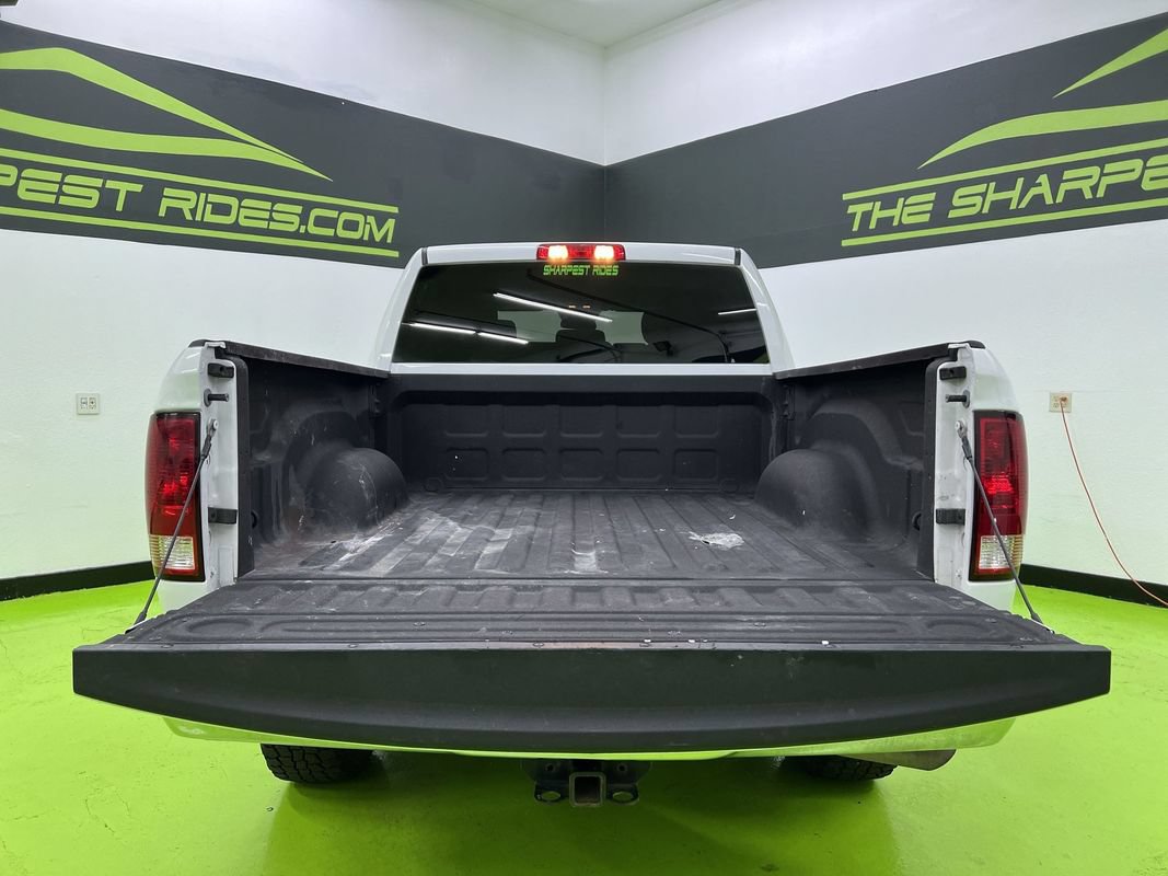 Used 2022 RAM 1500 Classic SLT AWD/4WD image 9