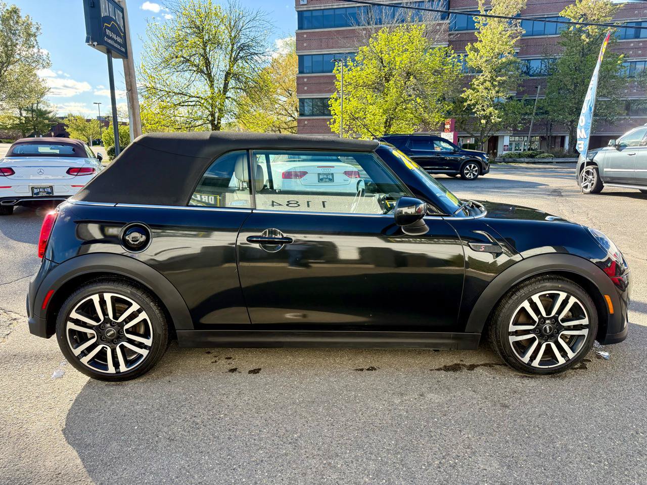 Used 2023 MINI Cooper S w/ Signature Upholstery Package FWD image 12