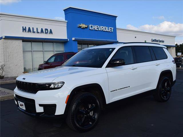 Used 2023 Jeep Grand Cherokee L Laredo image 1