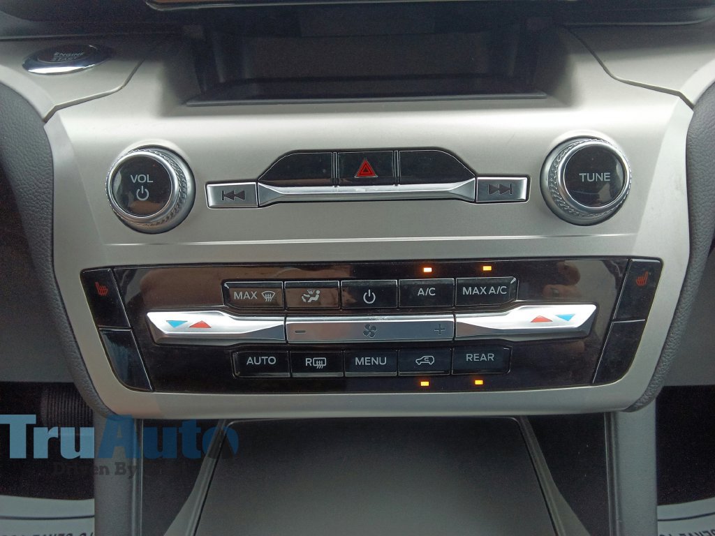 Used 2022 Ford Explorer XLT RWD image 33