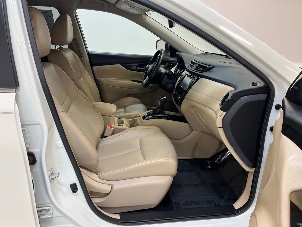 Used 2017 Nissan Rogue SL image 29