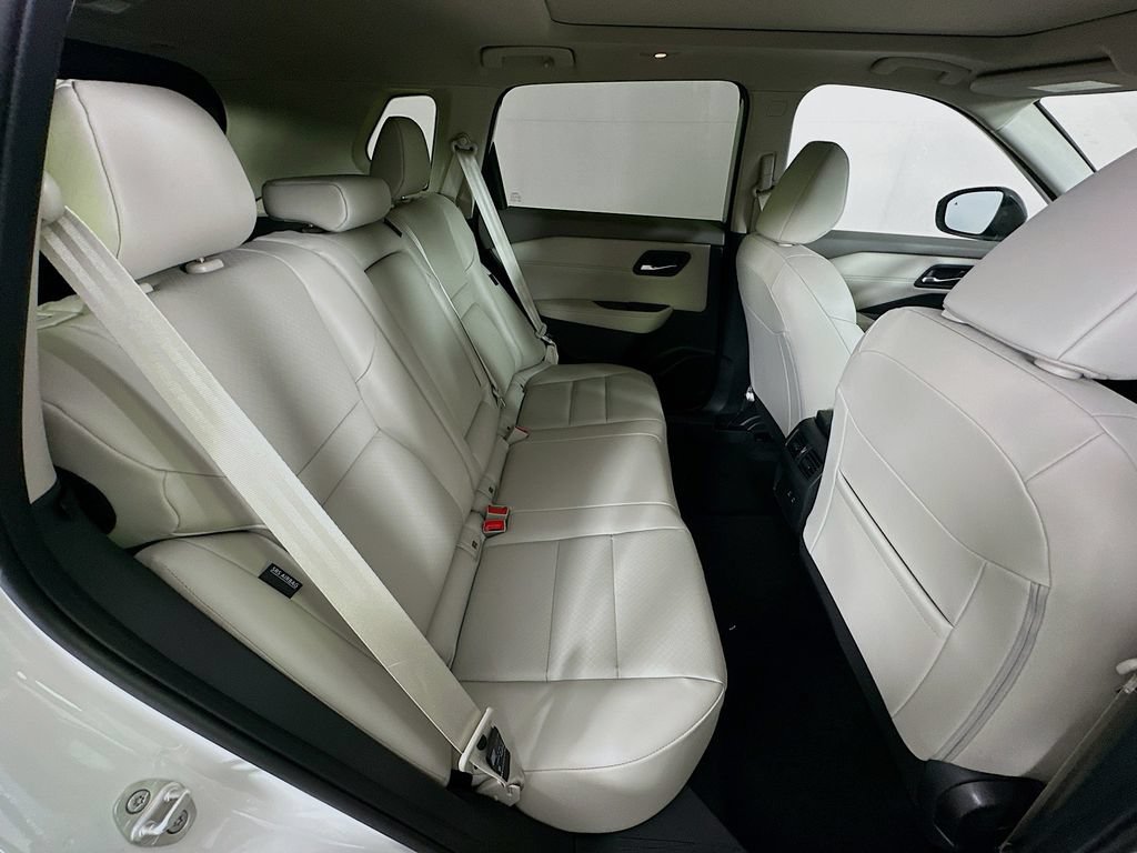 New 2026 Nissan Rogue Dark Armor AWD/4WD image 34