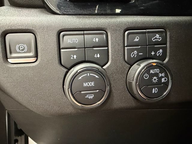 Certified 2024 Chevrolet Silverado 1500 High Country AWD/4WD image 17