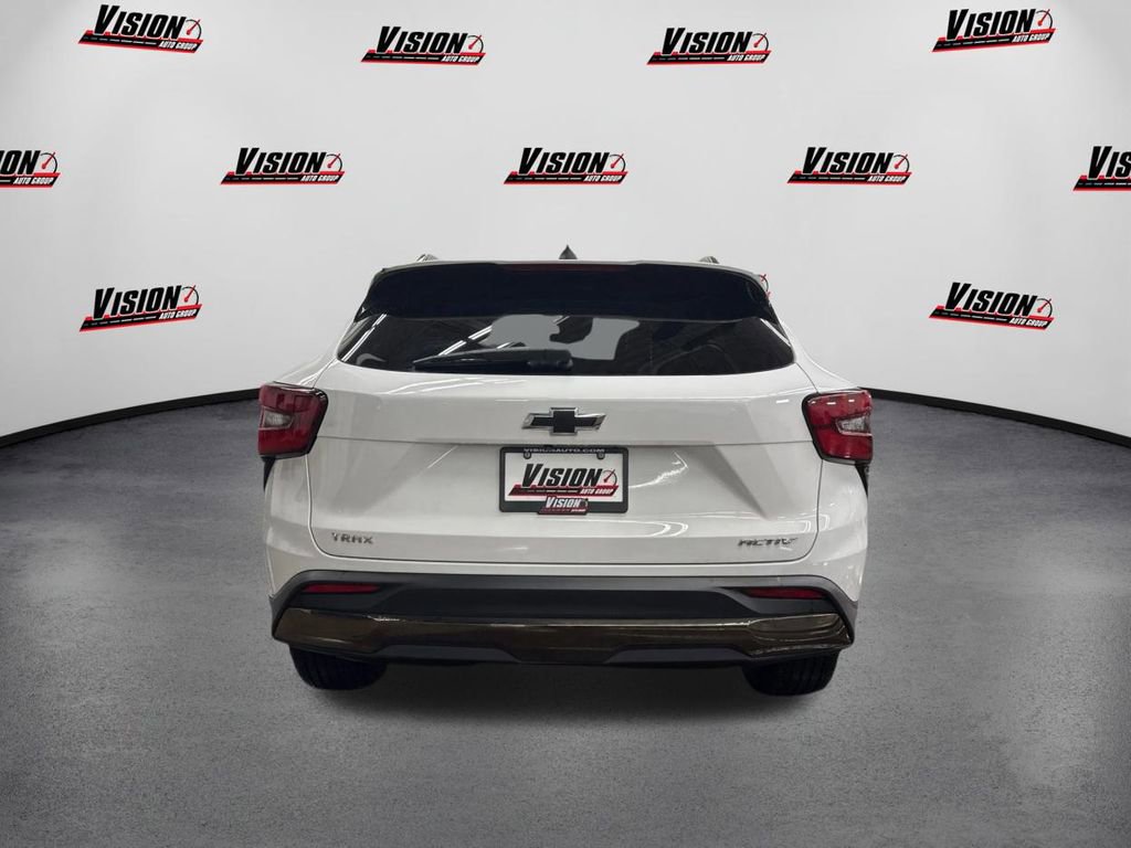 Used 2024 Chevrolet Trax ACTIV w/ Sunroof Package image 6