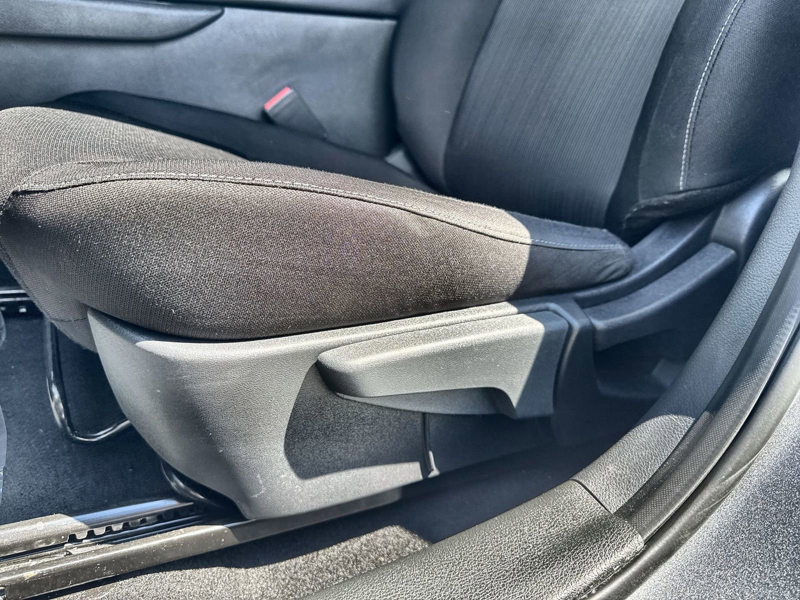 Used 2025 Nissan Sentra SV w/ Trunk Package FWD image 26
