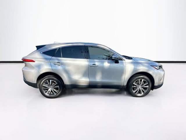 Used 2023 Toyota Venza LE AWD/4WD image 12