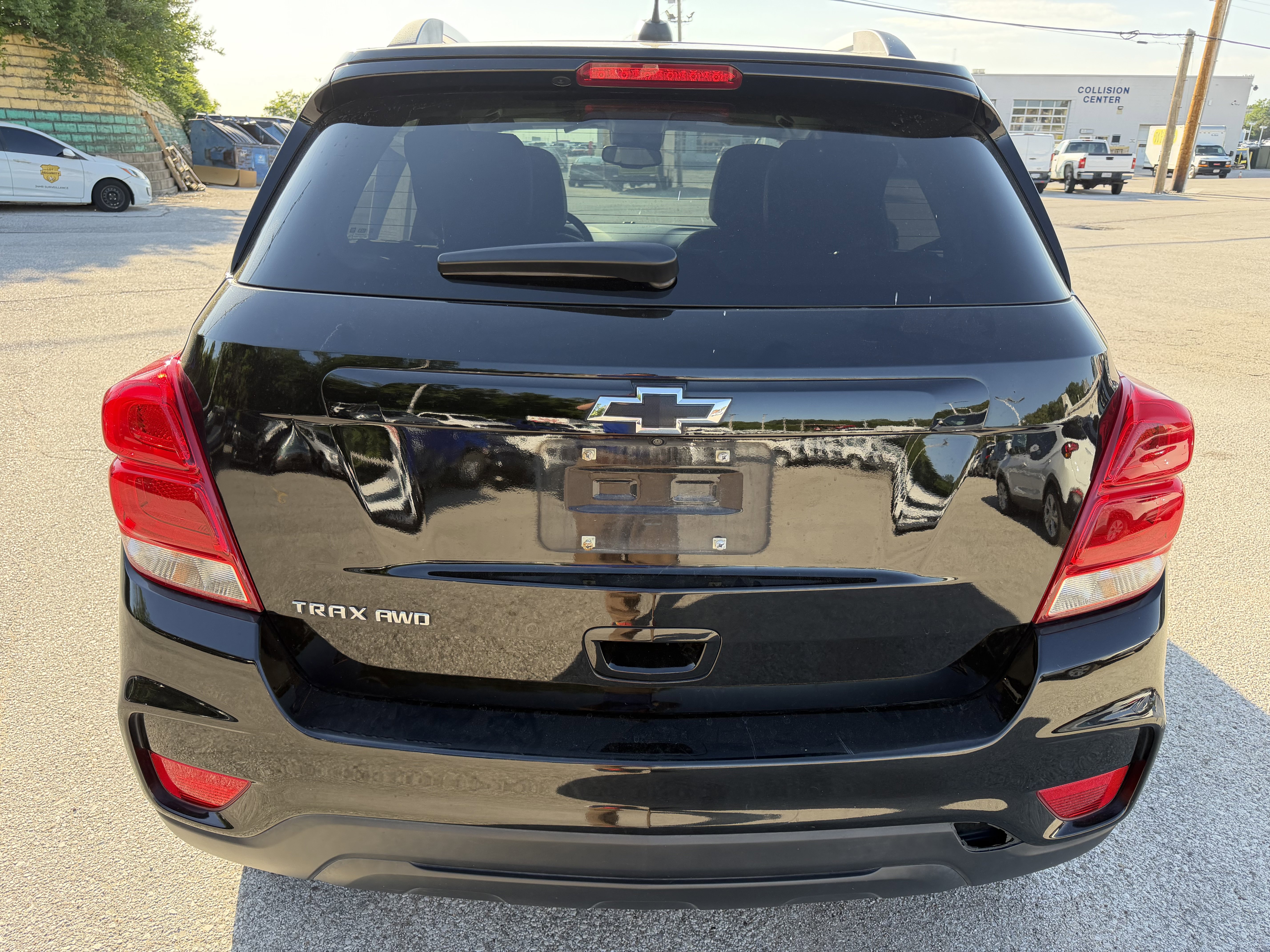 Used 2021 Chevrolet Trax LT w/ Midnight Edition AWD/4WD image 6